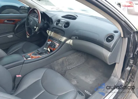 2005 Mercedes-Benz Sl 600 z USA, uszkodzony, nr VIN WDBSK76F45F091042